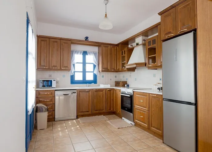 Traditional Cycladic Paros * Naousa